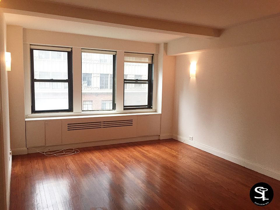 1st image of 330 E 43rd St Ph 4