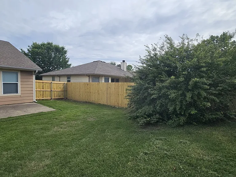 9608 George Washington Dr — Photo 23
