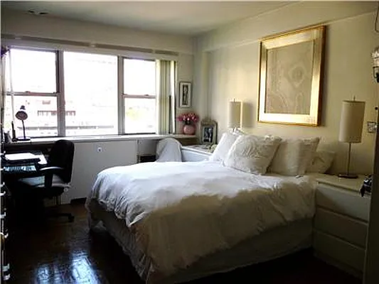 Rented by R New York | media 7