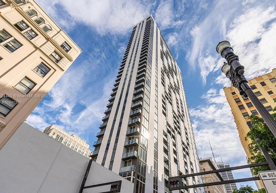 1st image of 151 SE 1st St APT 3211