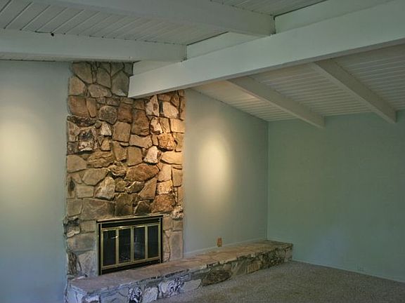 4th image of 22727 Ia Ln