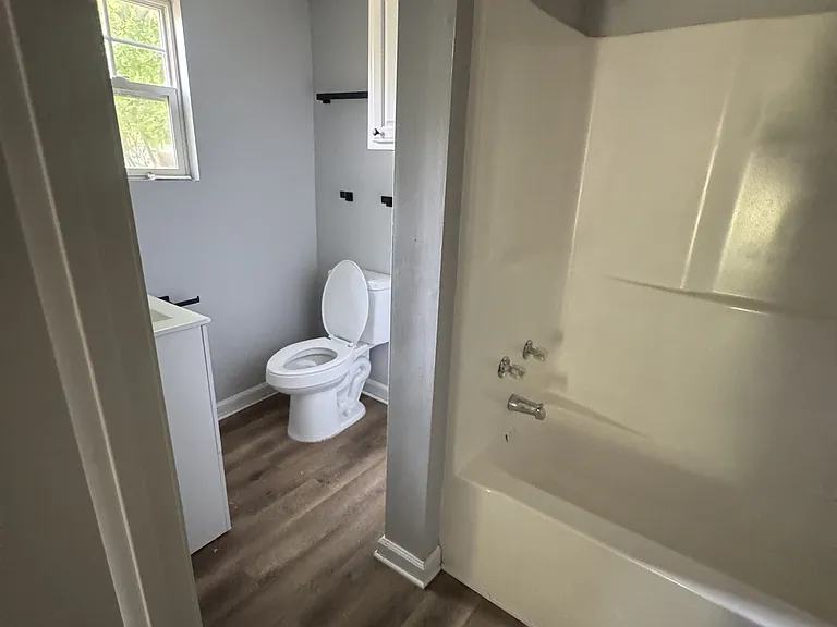 639 W Pleasant Ave — Photo 3