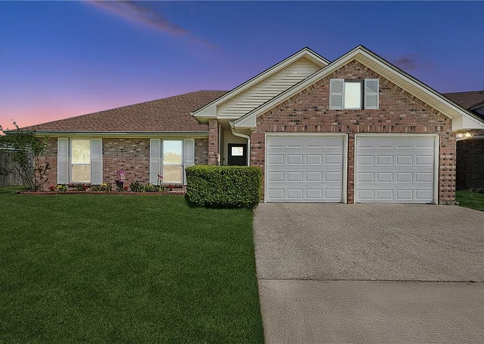 1st image of 23 Moss Dr