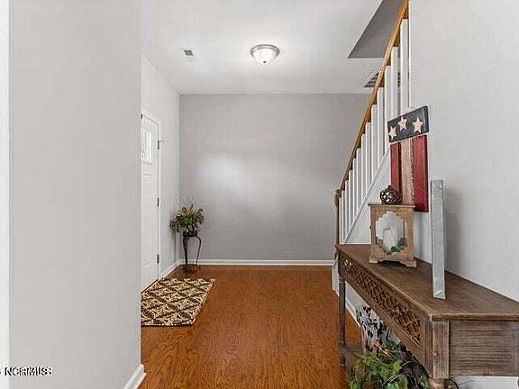 3rd image of 135 Regatta Way