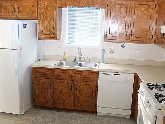 4th image of 8810 W 140th St #1-D