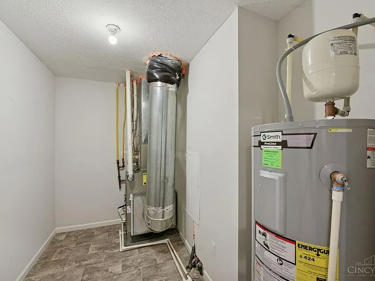 5001 Lakeview Dr — Photo 35