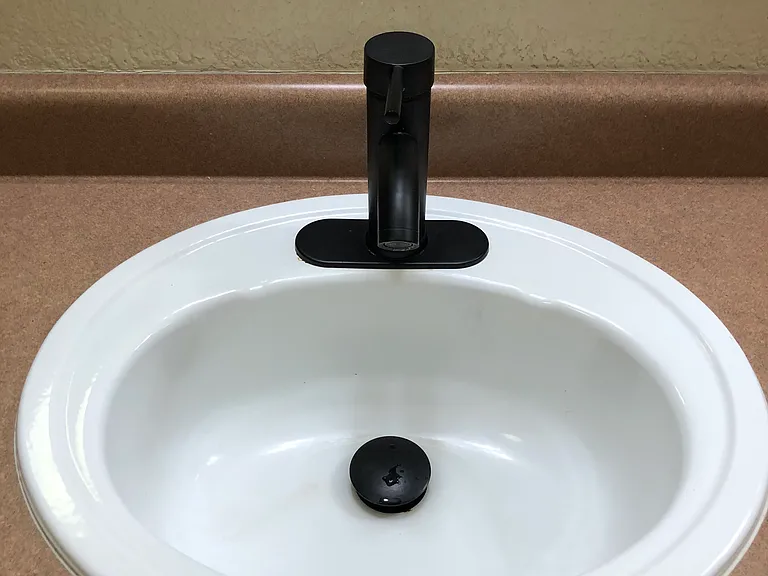 Newer upgrade fixtures in Master bathroom.