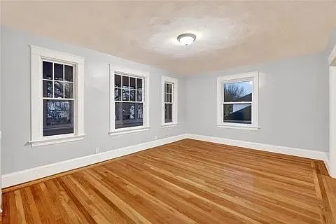 41-43 Rounds Ave #2 — Photo 9