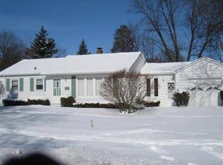 10 Hill Dr, Crystal Lake, IL 60014
