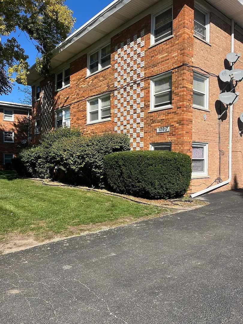 2 bed, 800 sqft, $1,625 — Photo 1
