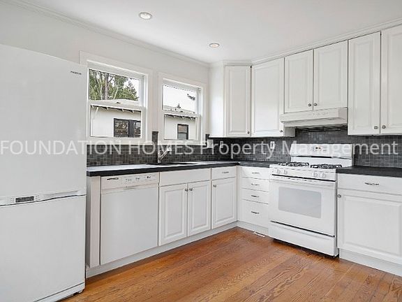3rd image of 75 Hilarita Ave