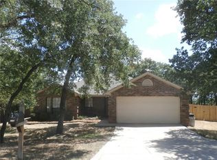 208 Lake Crest Parkway Ct, Azle, TX 76020