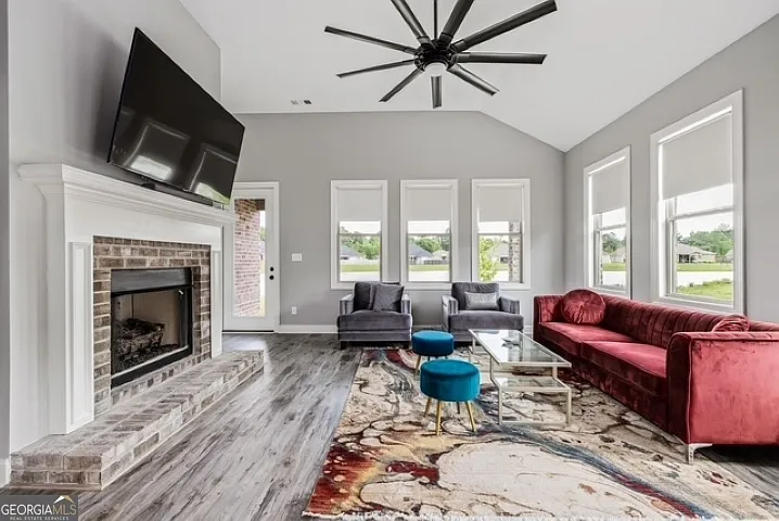112 Gwendolyn Ave — Photo 3