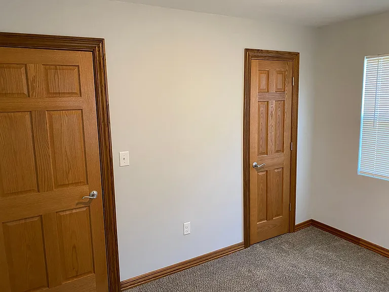 3217 E Locust St — Photo 3