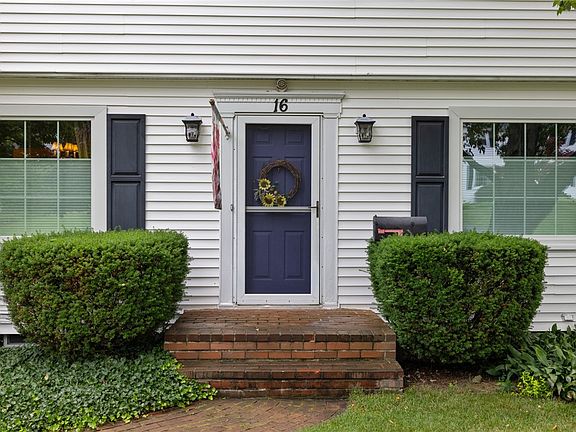 4th image of 16 Oakcrest Dr