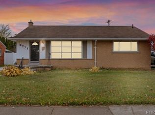 6771 Sunset St, Garden City, MI 48135
