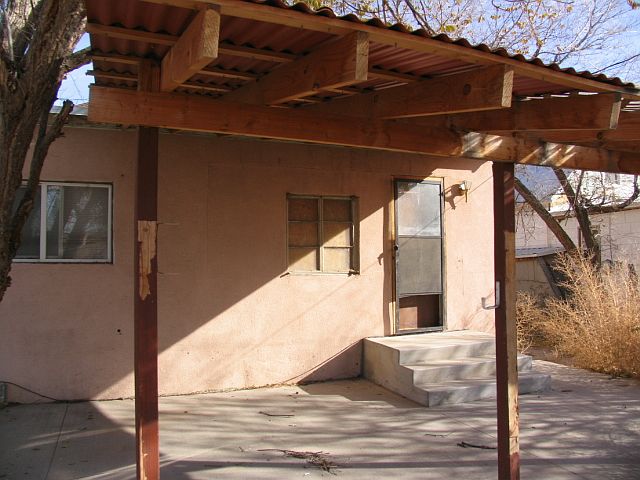 2nd image of 76 Long St