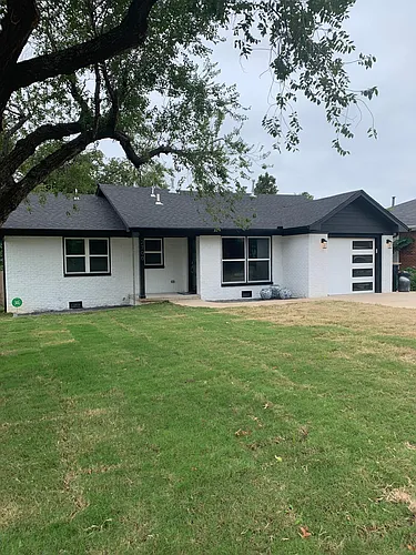 2700 NW 64th St Photo 1
