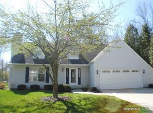 3427 Barkwood Ln, Manitowoc, WI 54220