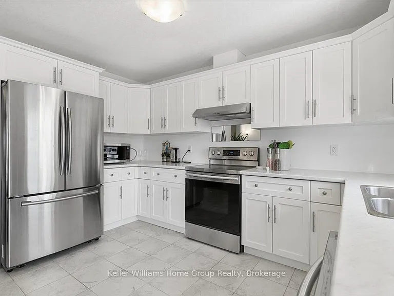 12 Ambrous Cres — Photo 11