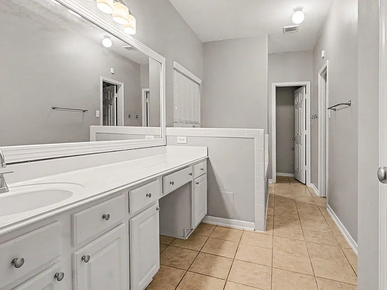 8410 Piping Rock St — Photo 14
