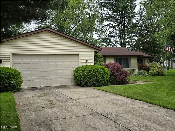2nd image of 1055 Royal Dr