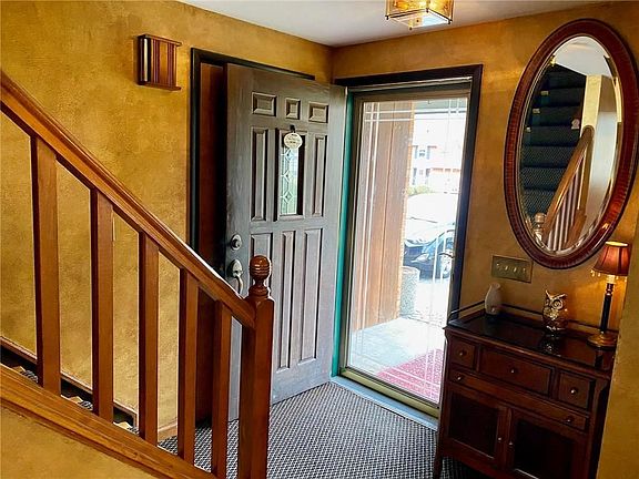 4th image of 185 Blackwell Ln
