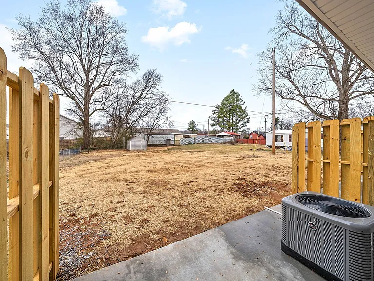 905 Center Rd #A — Photo 22
