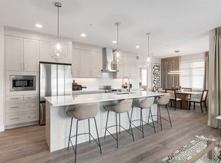 110 NE Greenbriar Pl NW #1112, Calgary, AB X0X0X0