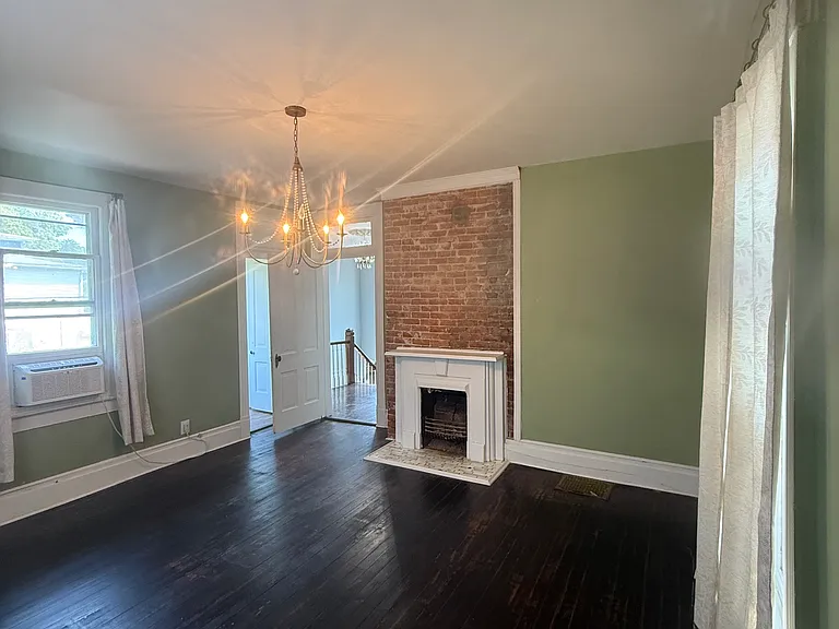 124 Powell St — Photo 16