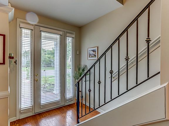 4th image of 1182 Island Pl E
