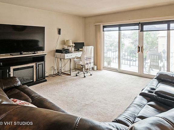 2nd image of 215 Marengo Ave APT 3G