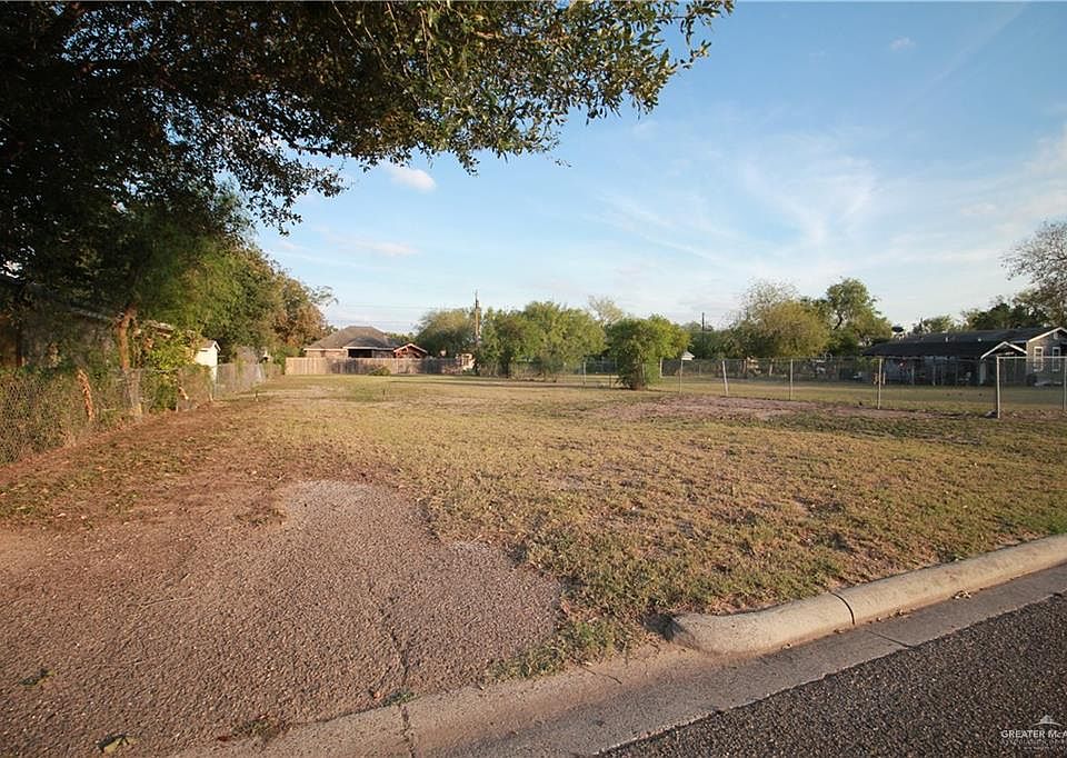 2nd image of 2016 N Cummings Ave