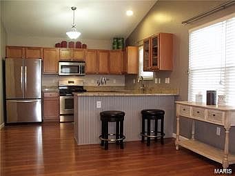 2nd image of 1187 Larkspur Dr