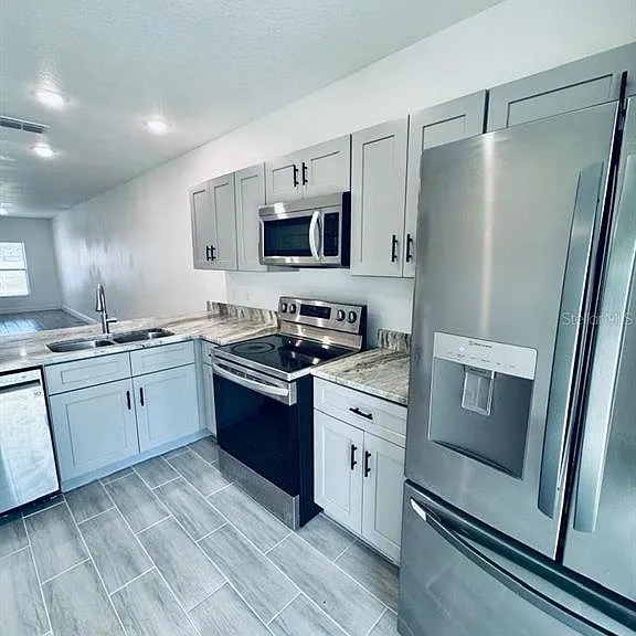 309 Clermont Dr #B — Photo 11