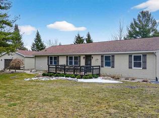 303 Lamoreaux Dr, Elk Rapids, MI