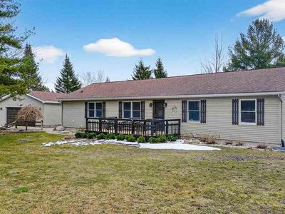 303 Lamoreaux Dr, Elk Rapids, MI, 49629