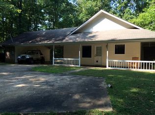 1124 Merry Valley Dr, Columbus, MS 39705