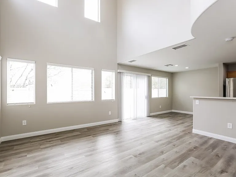 10445 Mihela Ave — Photo 7