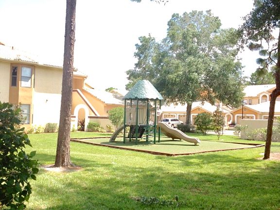 5th image of 7722 Sugar Bend Dr