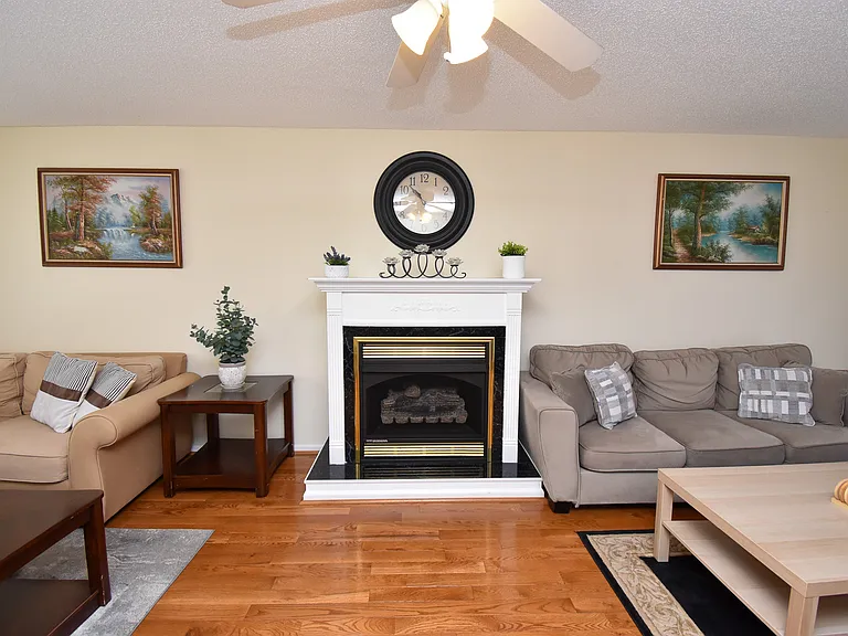 2570 Country Club Dr — Photo 21