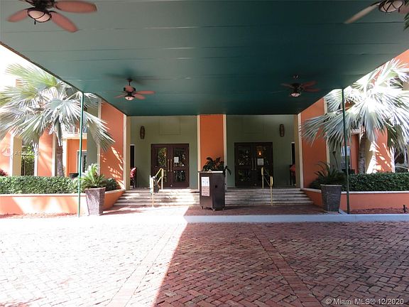 valet/building entrance