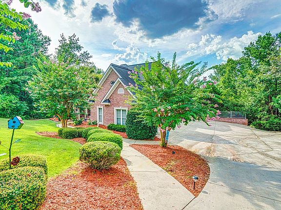 2nd image of 389 Woodlake Dr