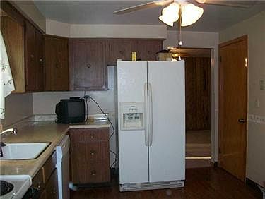 5th image of 7067 Lawrence Dr