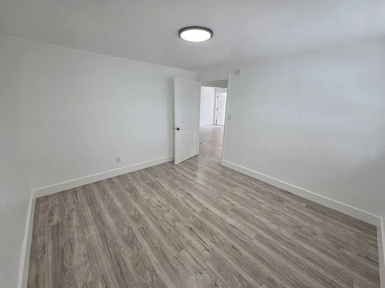 420 Fairfax Dr #1 — Photo 2
