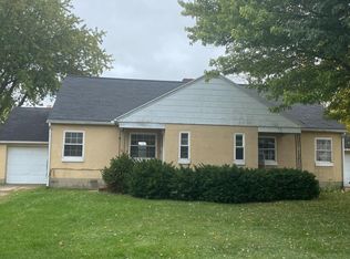 890 Alta Rd, Springfield, OH 45503