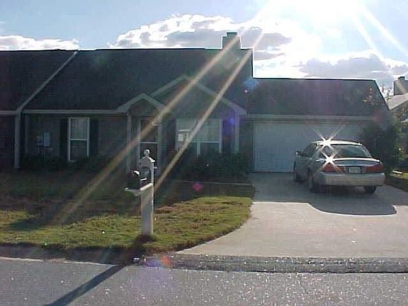3rd image of 128 Somerset Dr