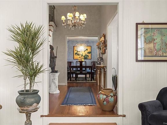 5th image of 4 Greyrock Rd N