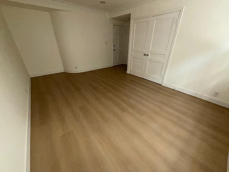 346 N Palm Dr #4 — Photo 4
