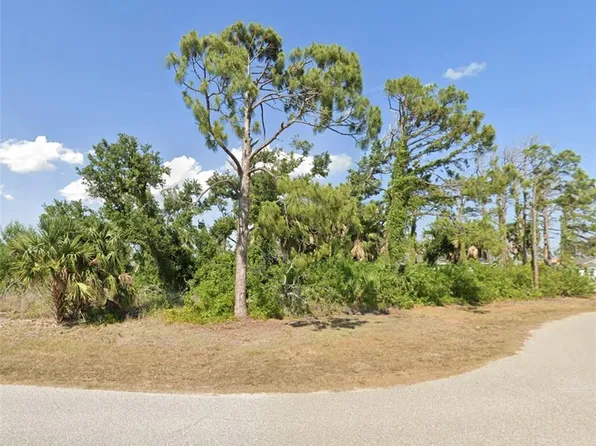 126 Australian Dr #6, Rotonda West, FL 33947